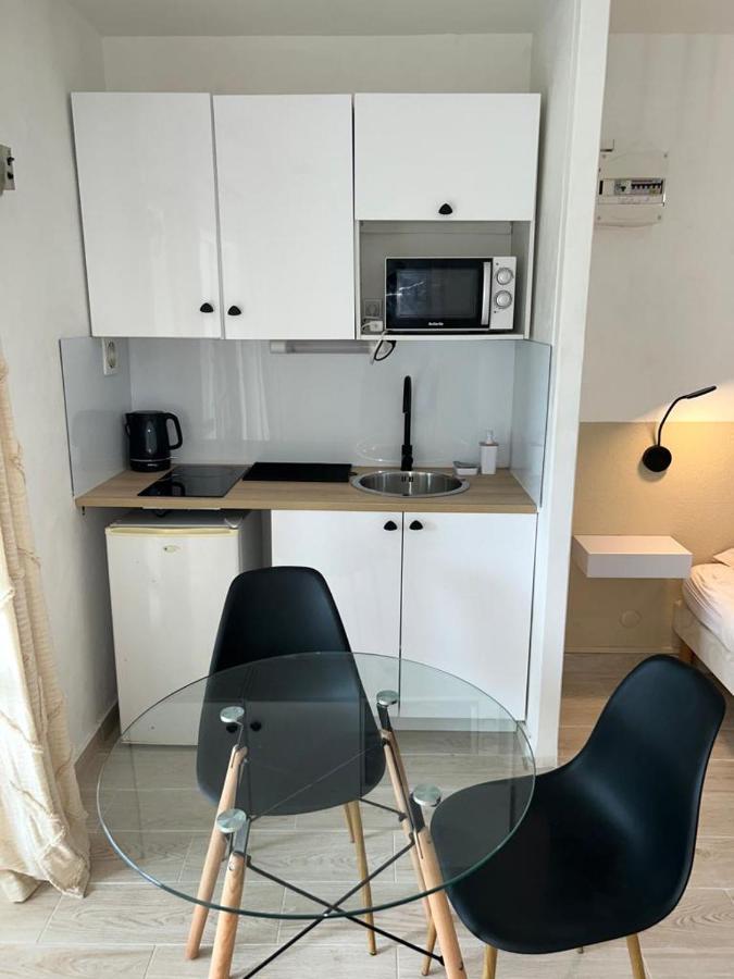 Superbe Studio Avec Piscine, Au Coeur De La Marina! Village Soleil ! Proche Aeroport & Ferry لو جوسيير المظهر الخارجي الصورة